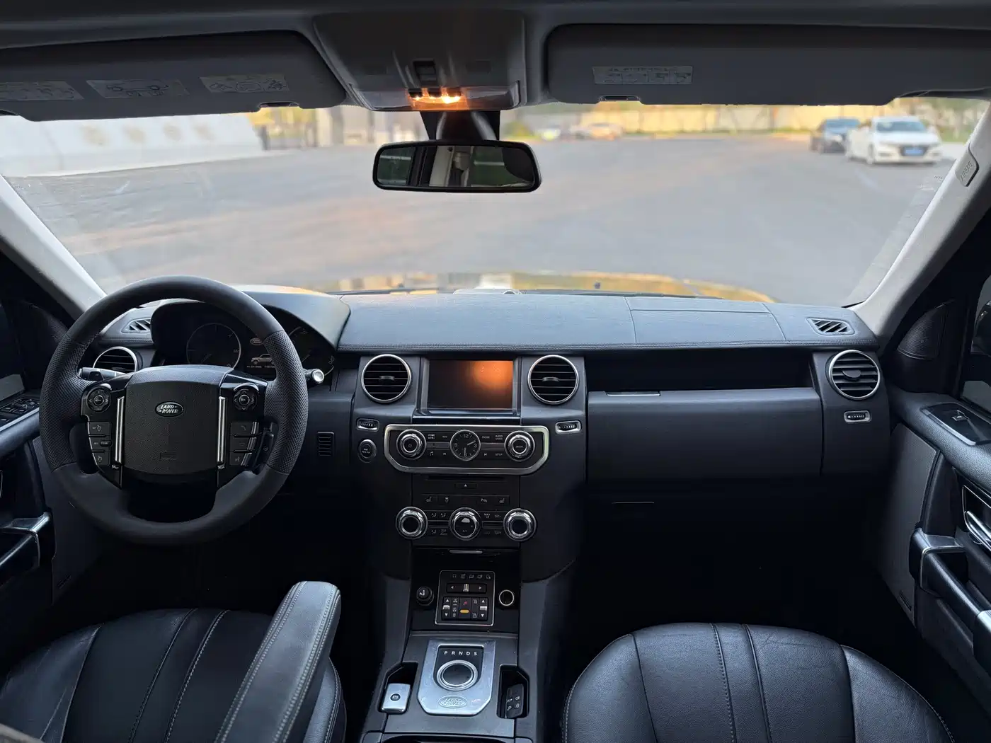 Land Rover Discovery 2013 3.0 SDV6 HSE Diesel фото 13