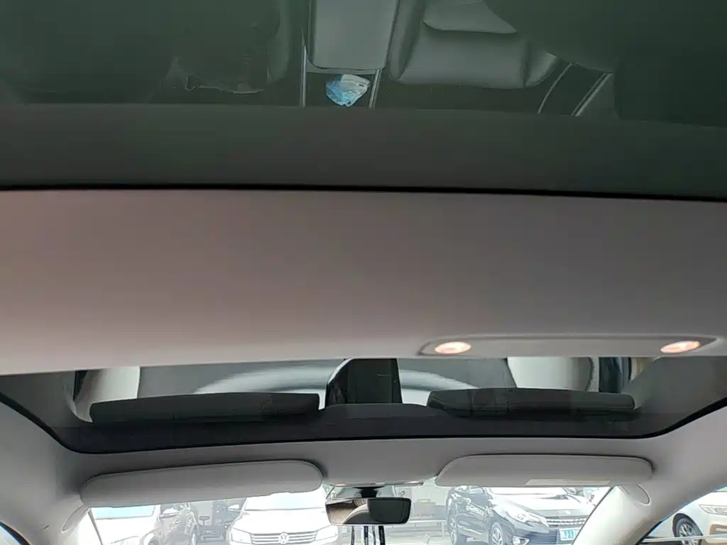 Фото 18 - Tesla Model 3