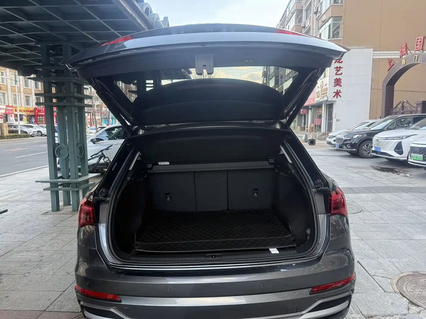 Audi Q3 2021 35 TFSI Lifestyle Edition фото 17