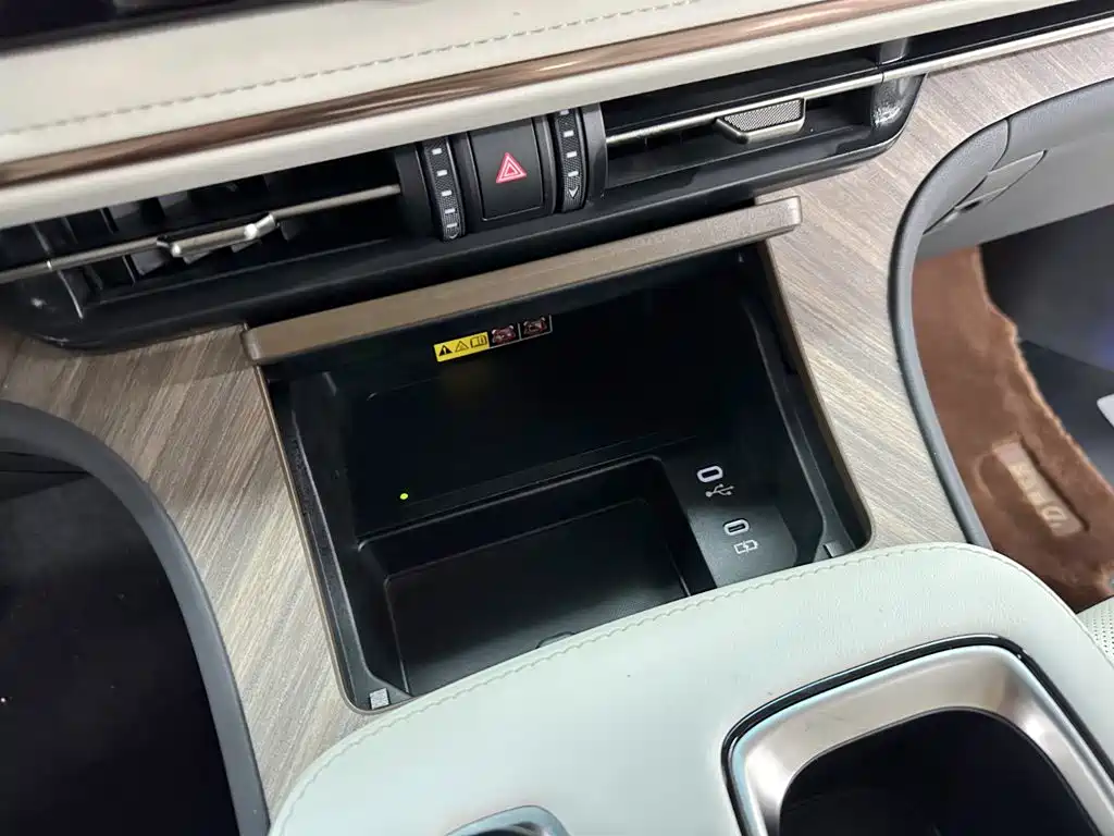 Lexus LM 2024 2023 500h 6-Seater Prestige Edition