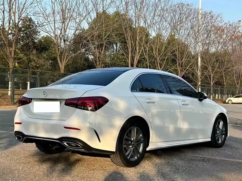 Mercedes-Benz A-Class 2019 A 180 L Sport Sedan фото 8