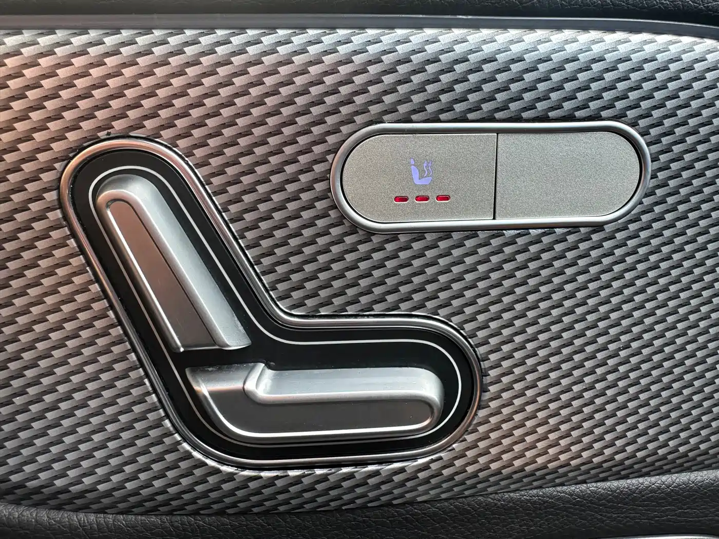 Фото 11 - Mercedes-Benz GLA