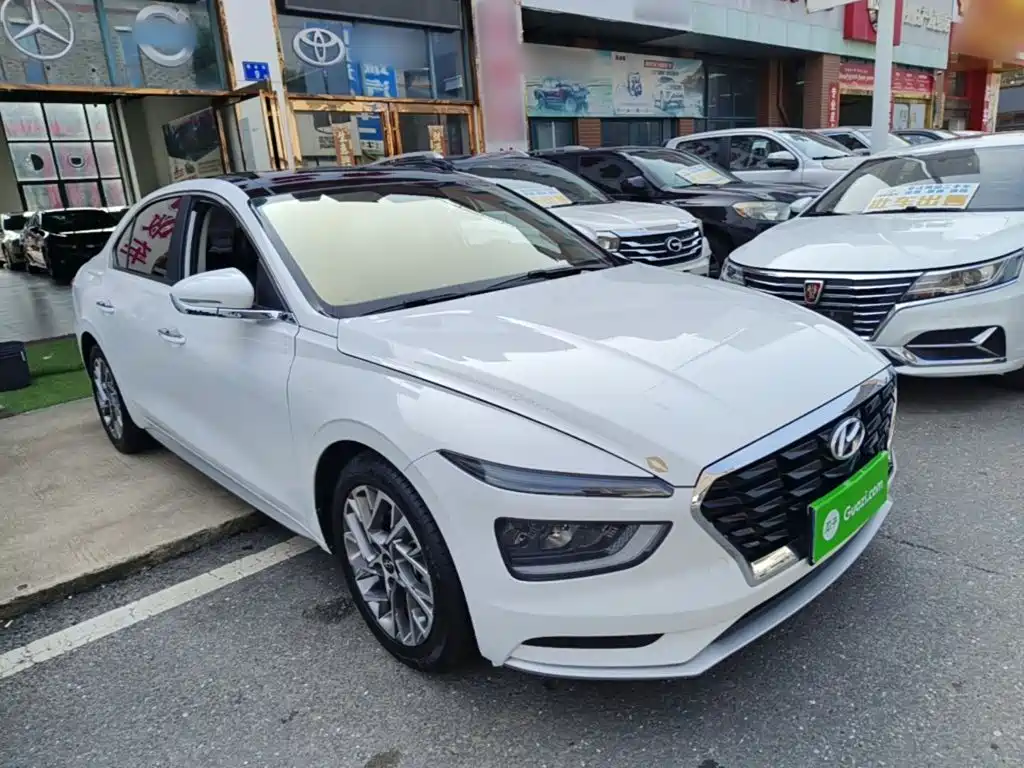 Hyundai Mistra 2021 2021 1.8L CVT GLX Elite
