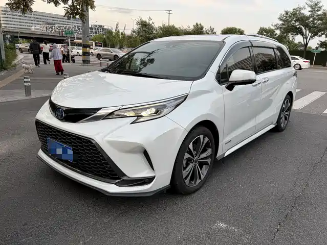 Toyota Granvia 2024