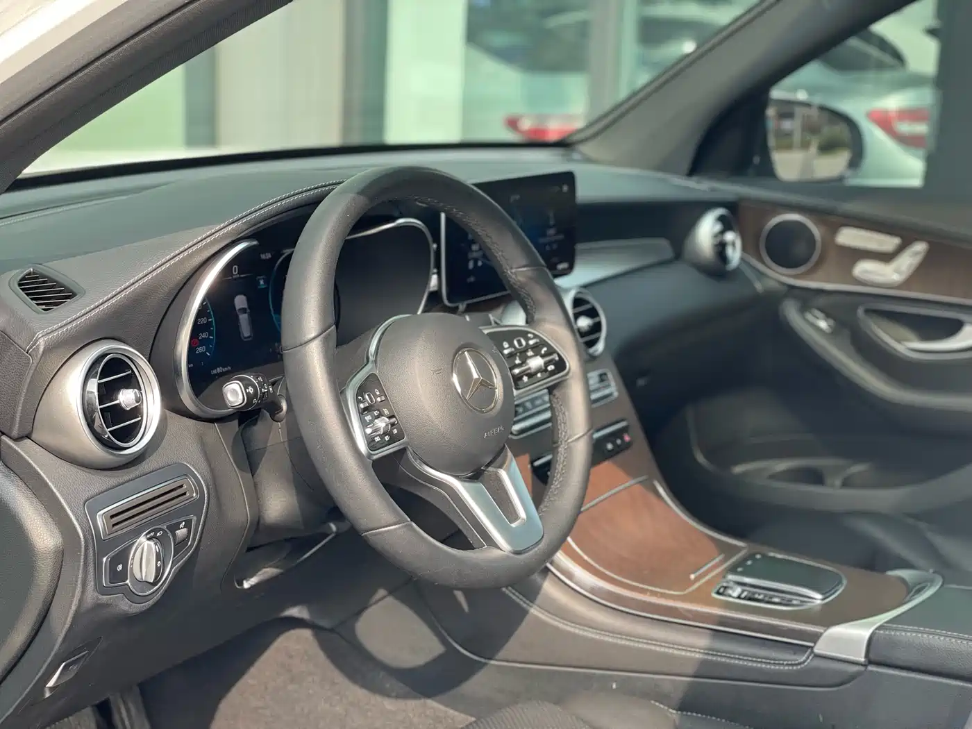 Mercedes-Benz GLC 2020 GLC 260 L 4MATIC Luxury фото 16