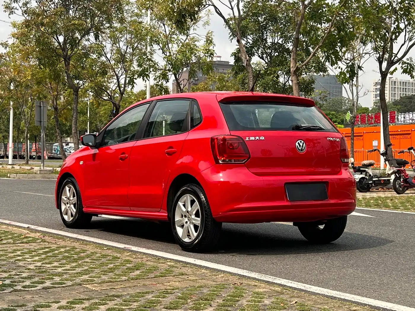 Volkswagen Polo 2013 1.6L Automatic Comfort Edition фото 8