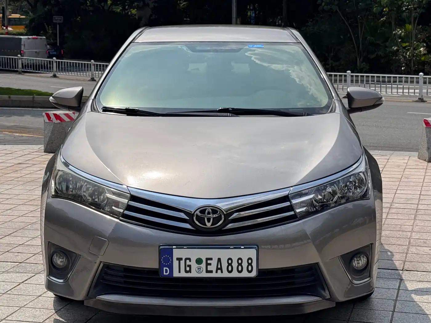 Toyota Corolla 2014 1.6L CVT GL фото 2