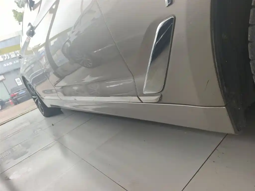 BMW 5 Series New Energy 2019 530Le Luxury Package фото 21
