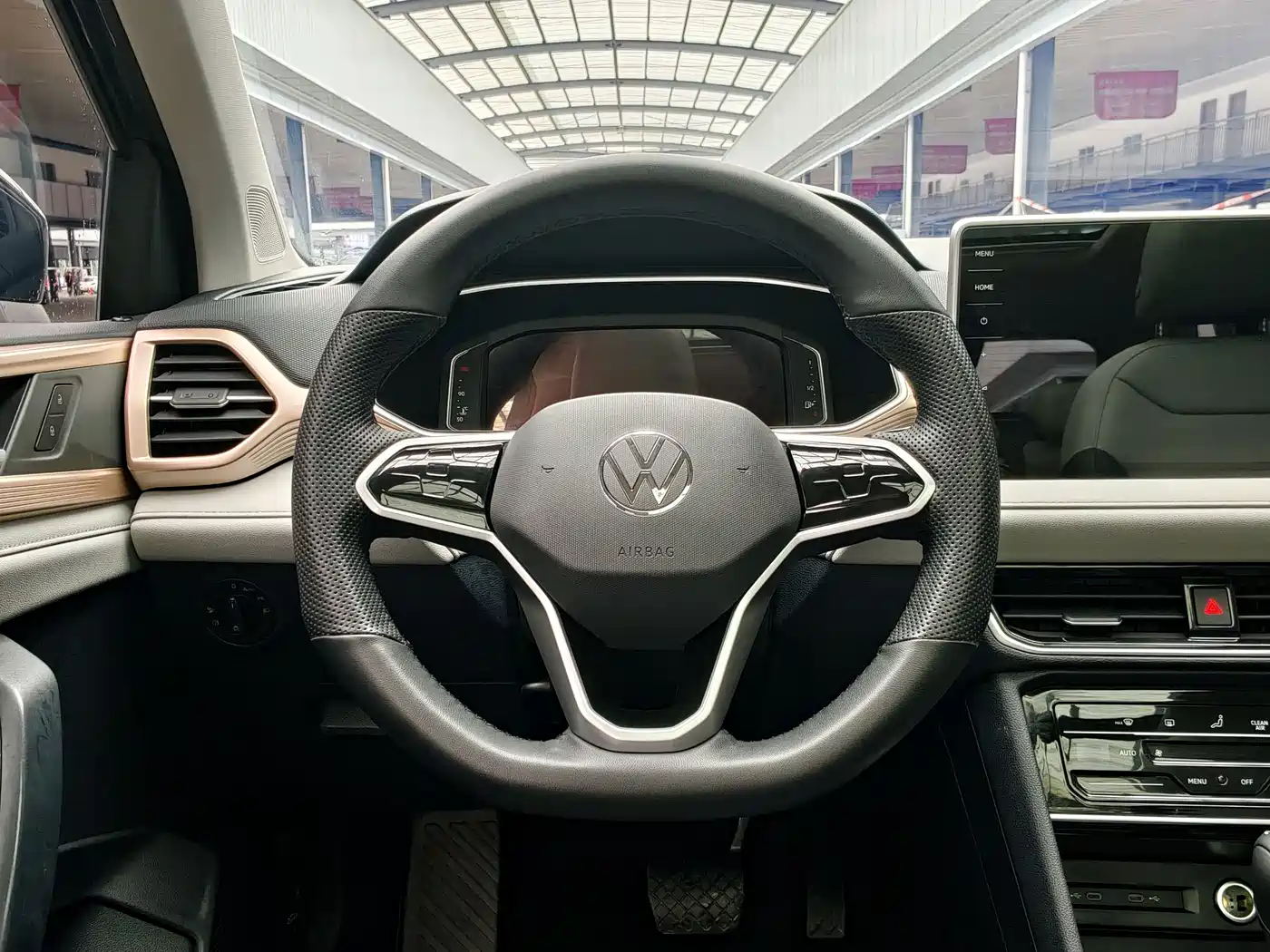 Volkswagen Tharu 2023 300TSI 2WD Full Moon Edition фото 8