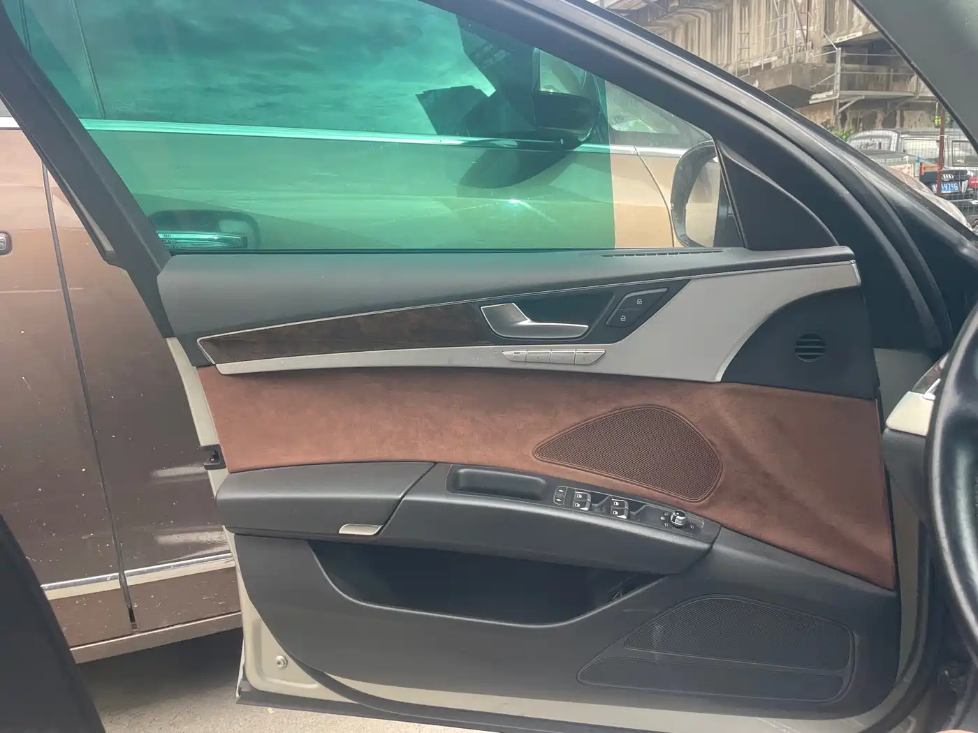 Фото 20 - Audi A8