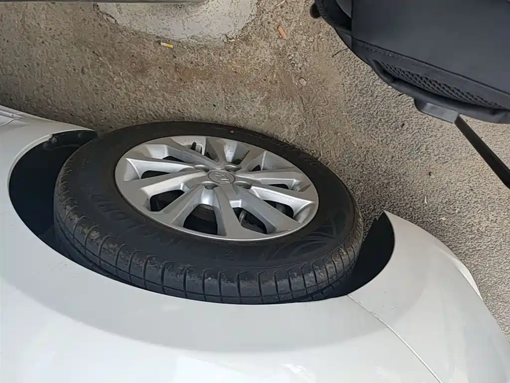 Hyundai Verna 2016 1.4L Manual Cool Edition GLS фото 23