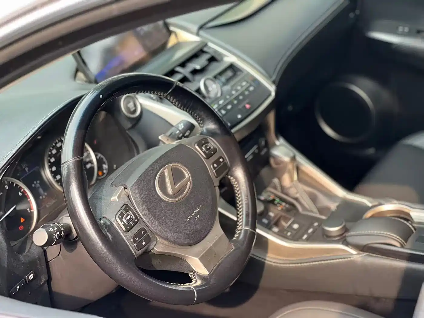 Lexus NX 2015 200t AWD F Sport фото 8