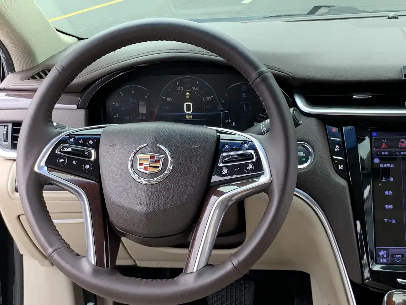 Cadillac XTS 2014 2014 28T Platinum Edition