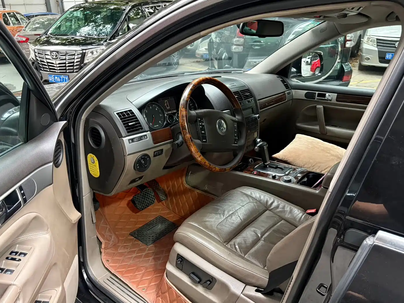 Volkswagen Touareg 2010 2009 3.0T Diesel Standard