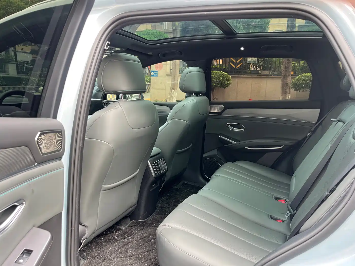 BYD Song L DM-i 2026 DM-i Smart Edition 130KM Superior фото 11