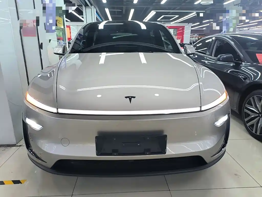 Tesla Model Y L 2026 2025 Facelift Long Range AWD
