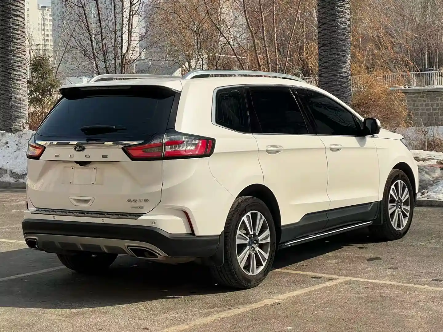 Фото 9 - Ford Edge