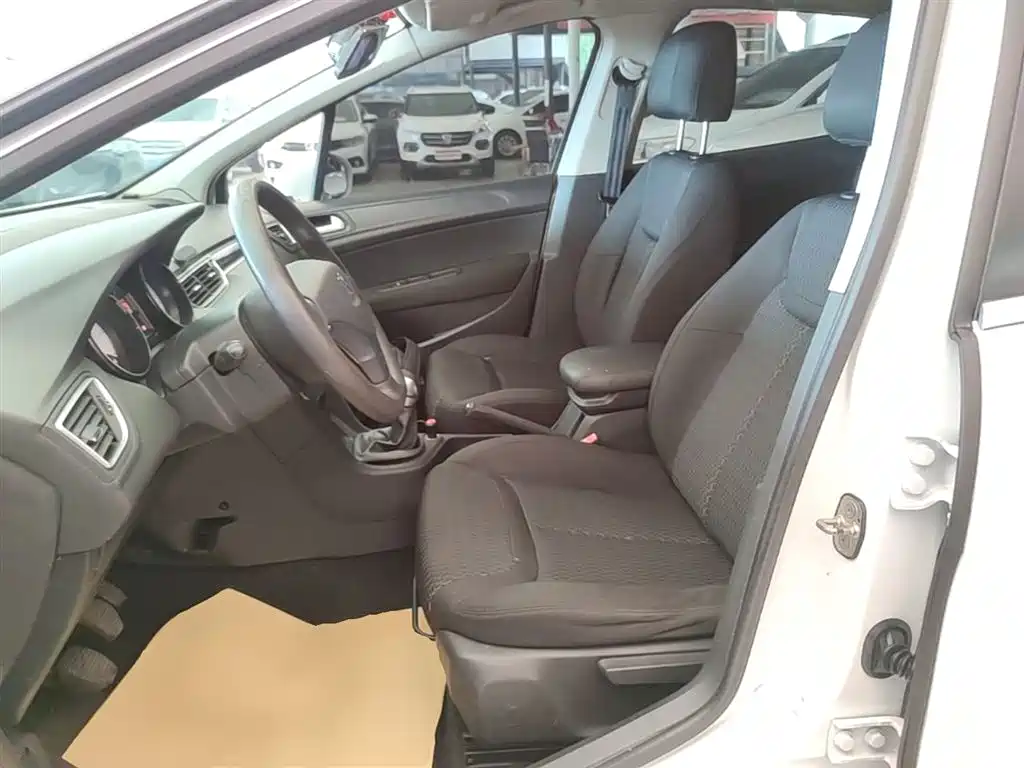 Peugeot 308 2016 2014 Model Joy Edition Classic 1.6L Manual Superior Style