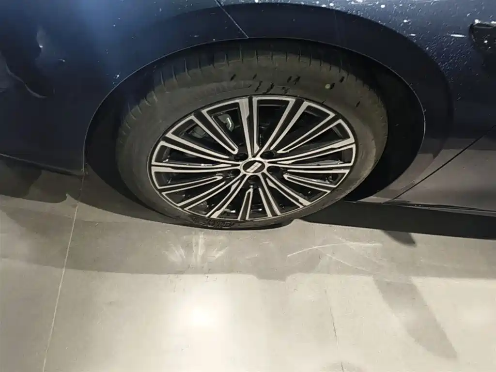 Geely Galaxy Galaxy A7 2025 EM-i фото 23