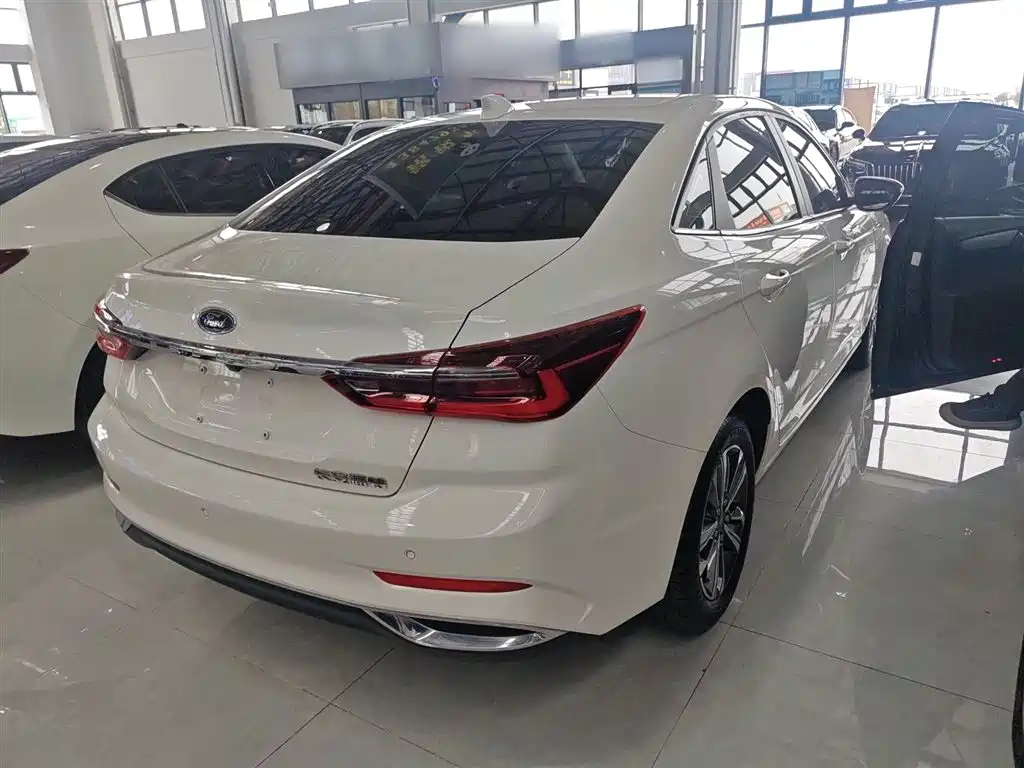 Ford Escort 2021 2021 1.5L Automatic Diamond Edition