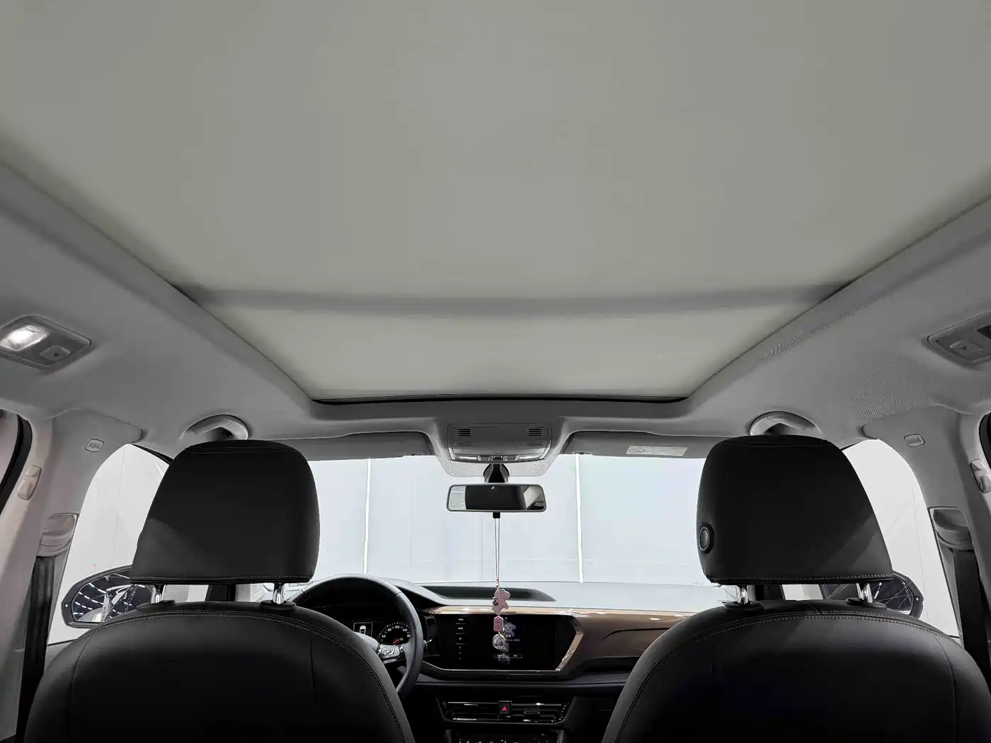 Volkswagen Tharu 2021 280TSI 2WD Luxury Plus фото 17
