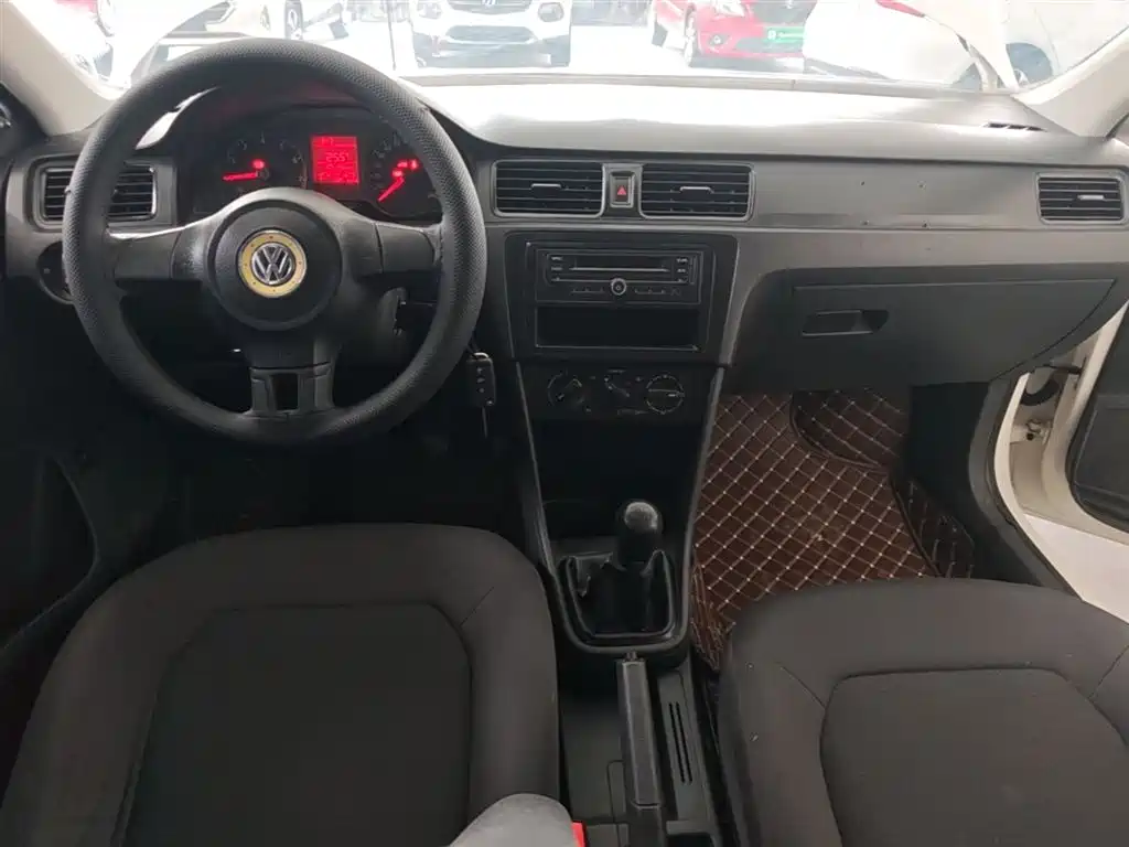 Volkswagen Santana 2015 1.6L Manual Trend Edition фото 10