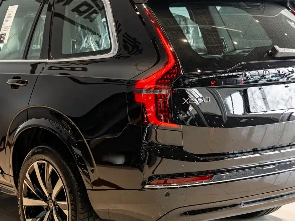 VOLVO XC90 PLUG IN HYBRID