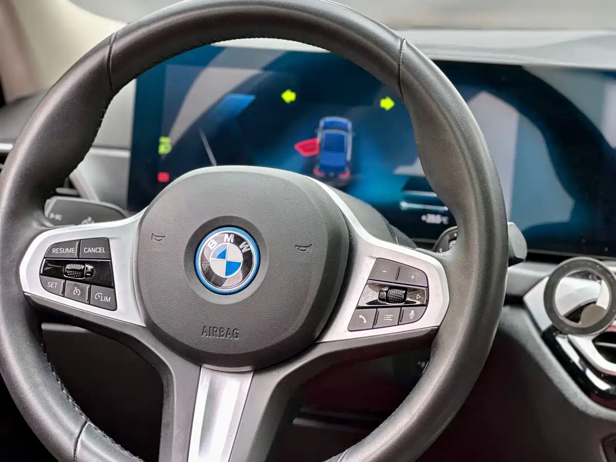BMW I3