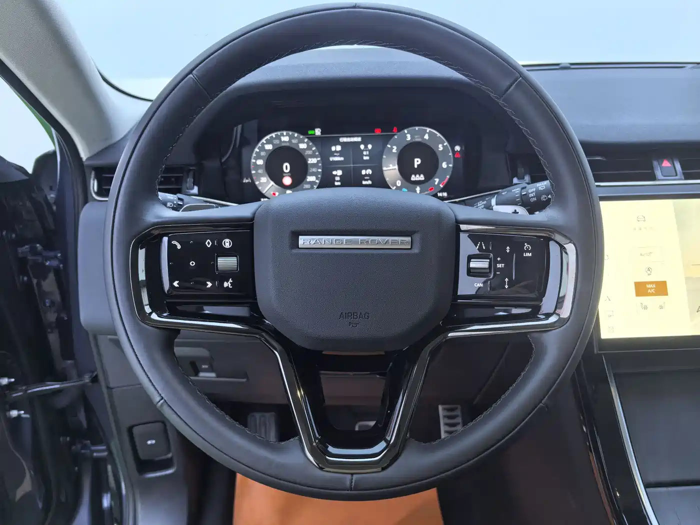 Land Rover Range Rover Evoque 2024 Range Rover Evoque L 249PS Light Master Edition фото 10