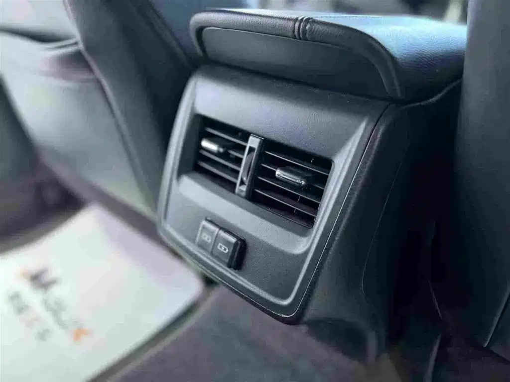 Toyota Avalon 2023 2.0L Luxury Edition фото 21