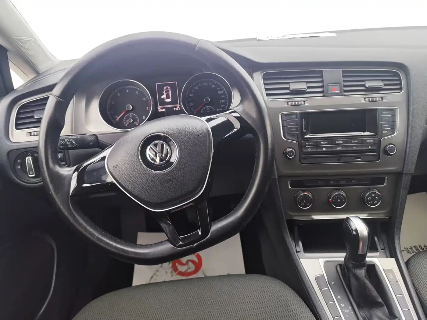 Volkswagen Golf 2015 1.6L Automatic Comfort фото 8