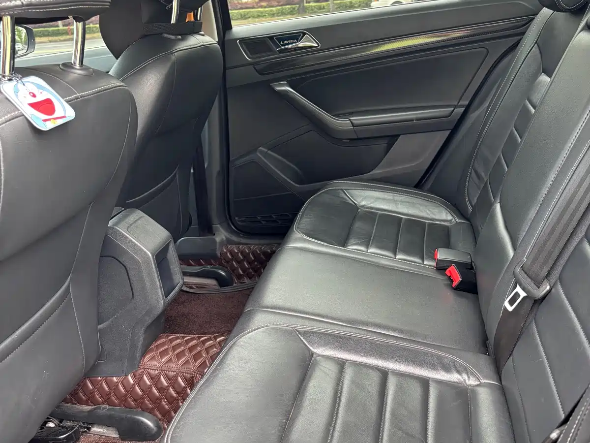 Volkswagen Lavida 2017 230TSI DSG Comfort Edition фото 5