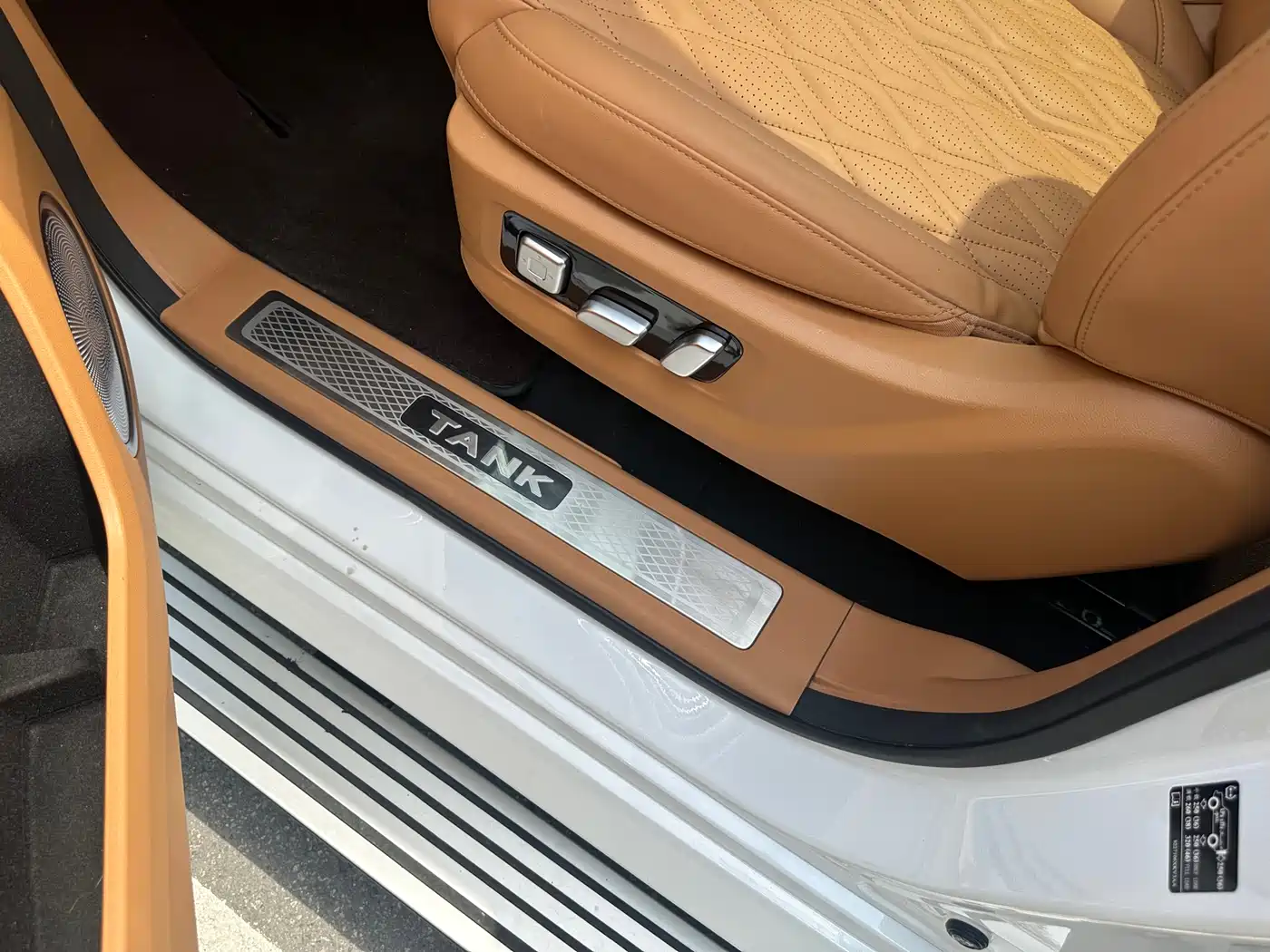 Tank 500 EV 2023 Hi4-T фото 17