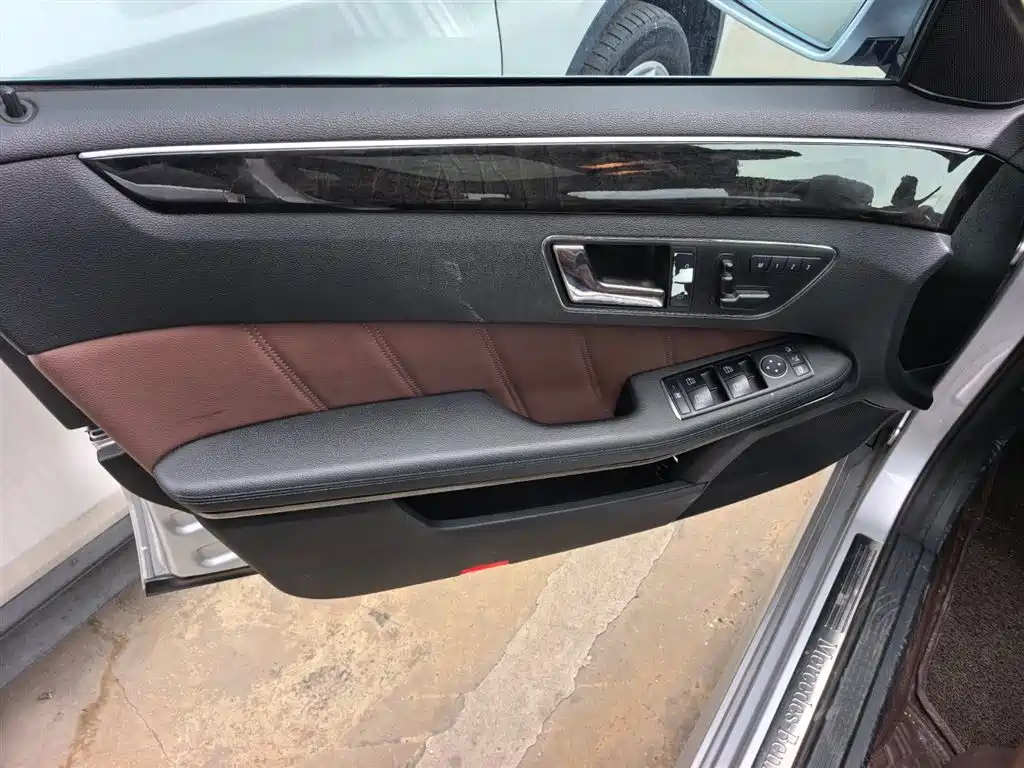 Mercedes-Benz E-Class 2013 E 300 L Fashion фото 7