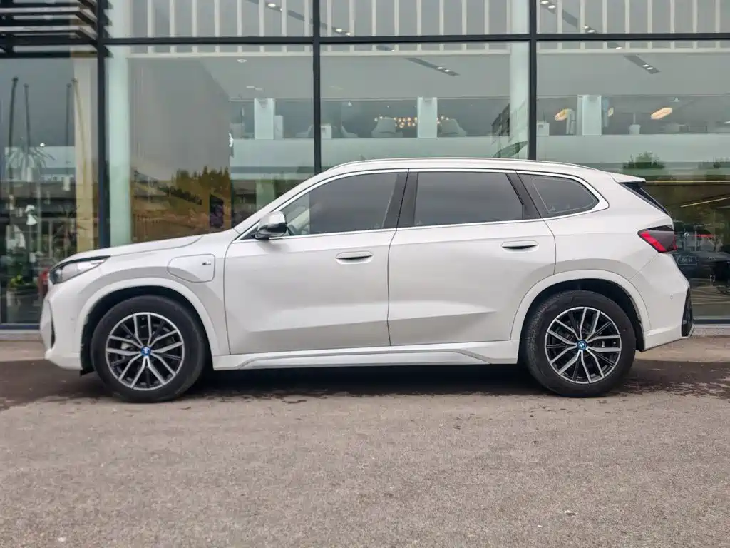 BMW iX1 2024 2023 eDrive25L M Sport Package