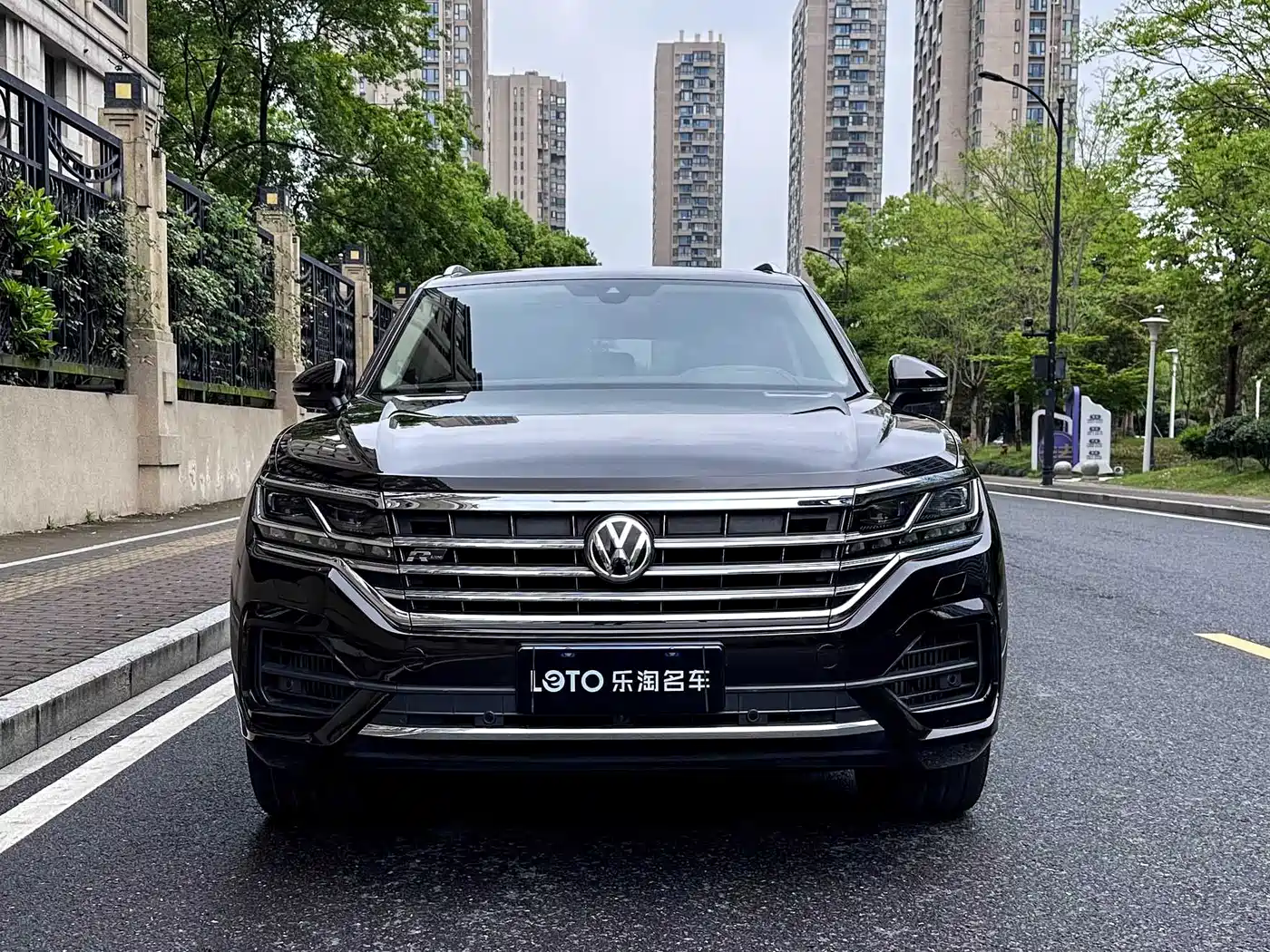 VOLKSWAGEN TOUAREG