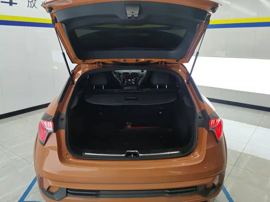 Lynk & Co 02 Hatchback 2021 2021 2.0TD Halo