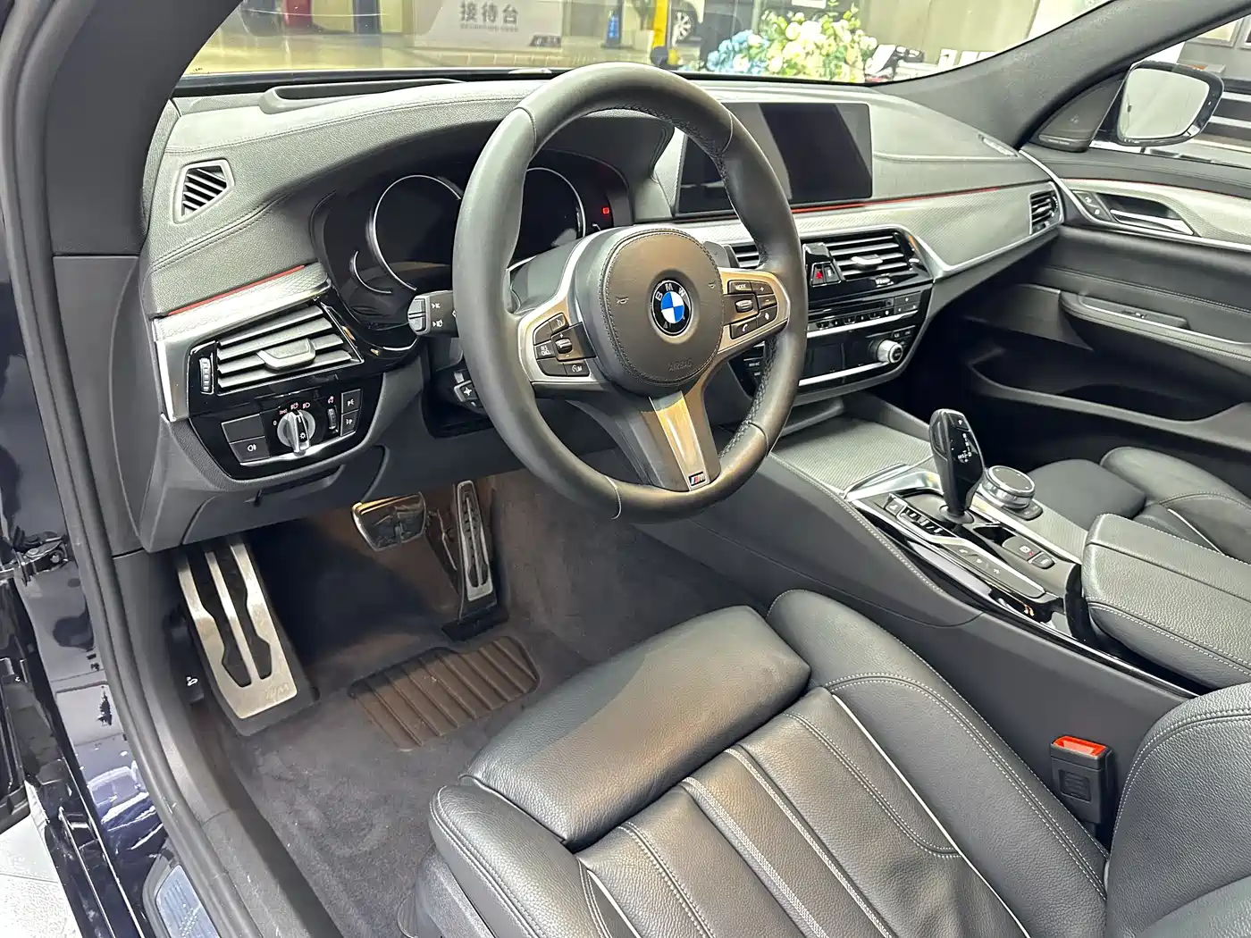 BMW 6 Series GT 2018 630i Luxury Design Package фото 12