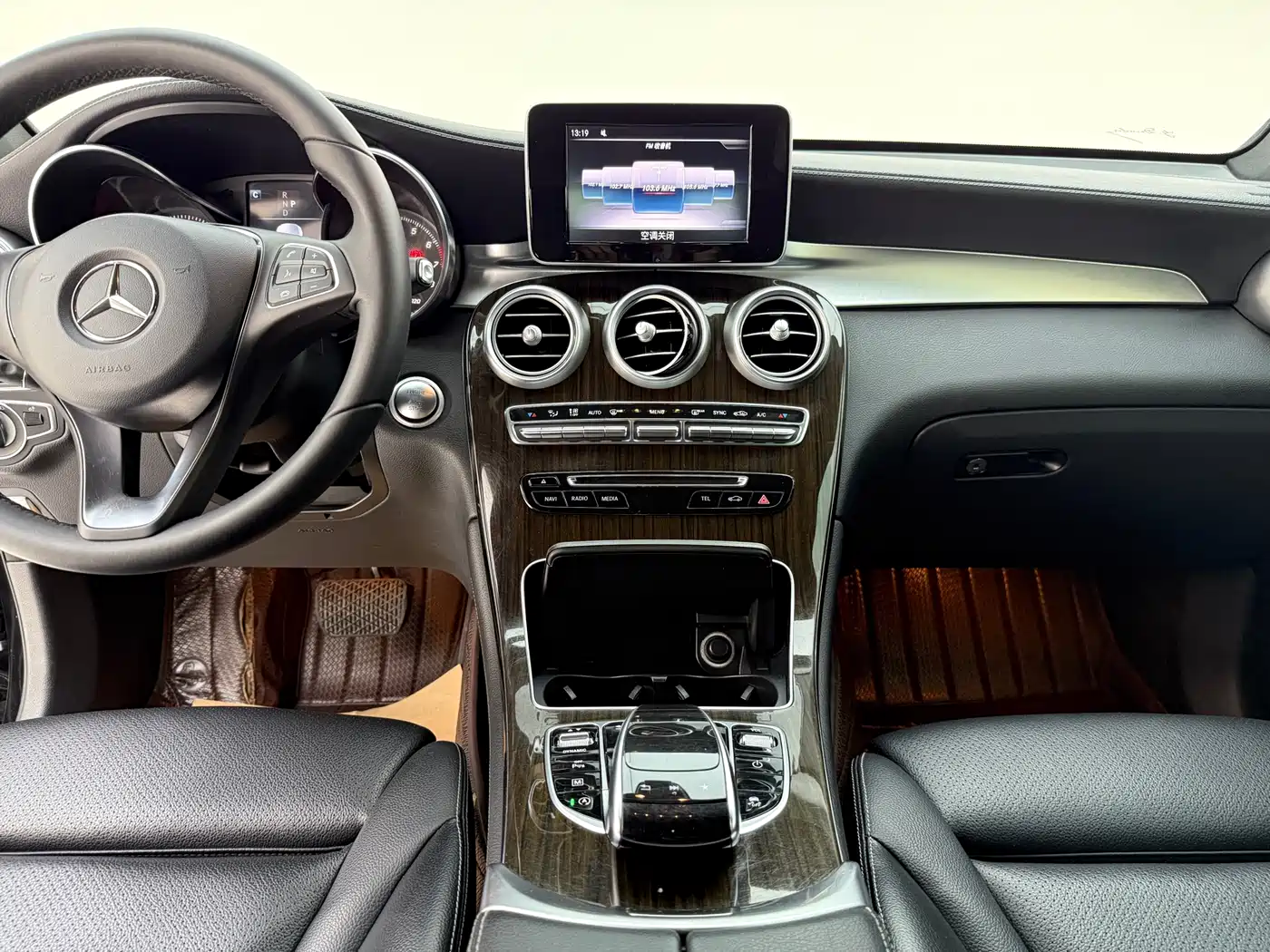Mercedes-Benz GLC 2018 GLC 260 4MATIC Dynamic фото 9