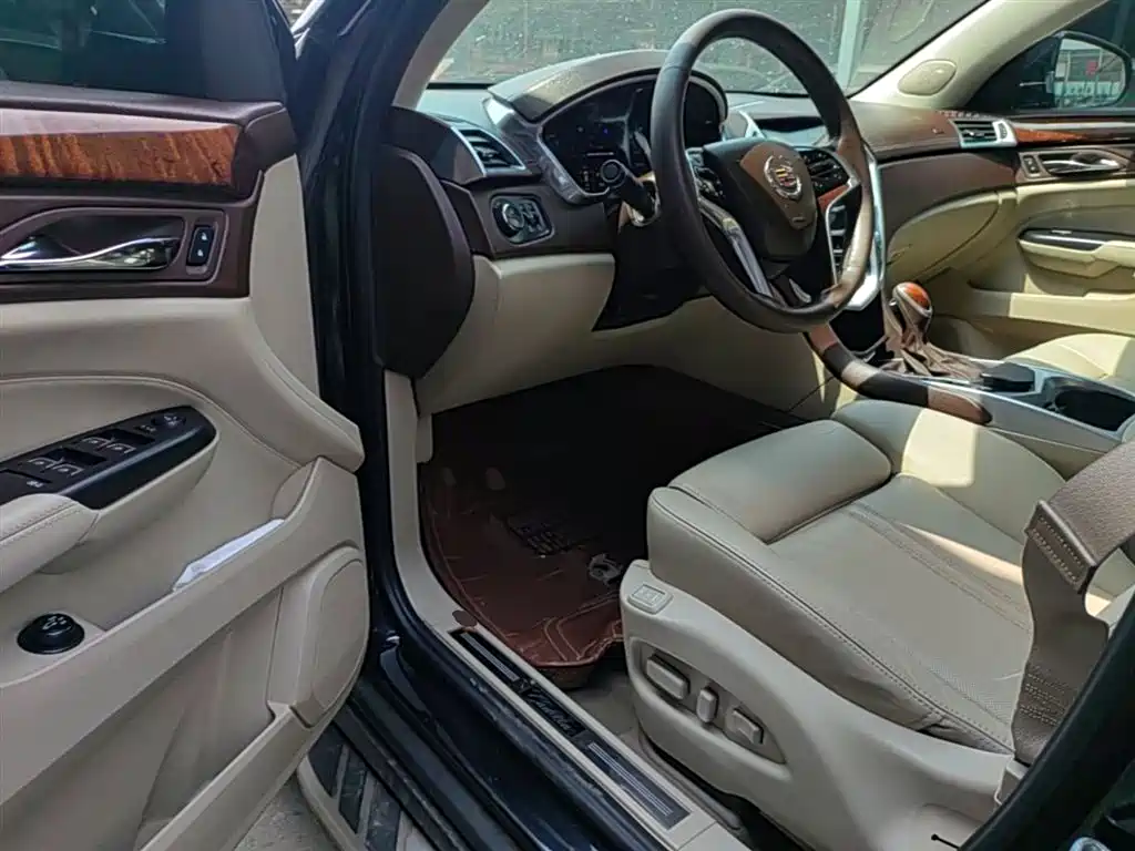 Cadillac SRX 2014 3.0L Elite Model фото 16