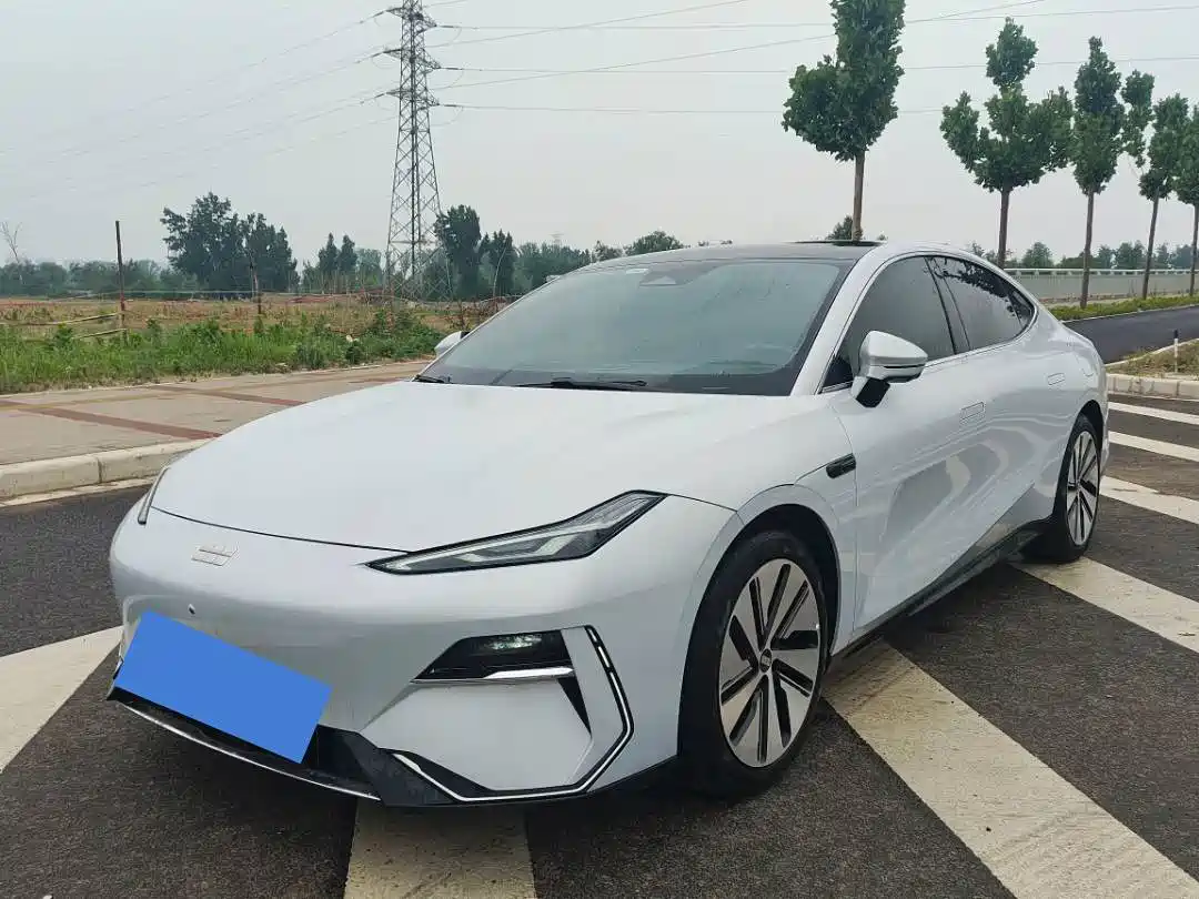 Geely Galaxy Galaxy E8 2024 665km RWD Starship Voyager Edition