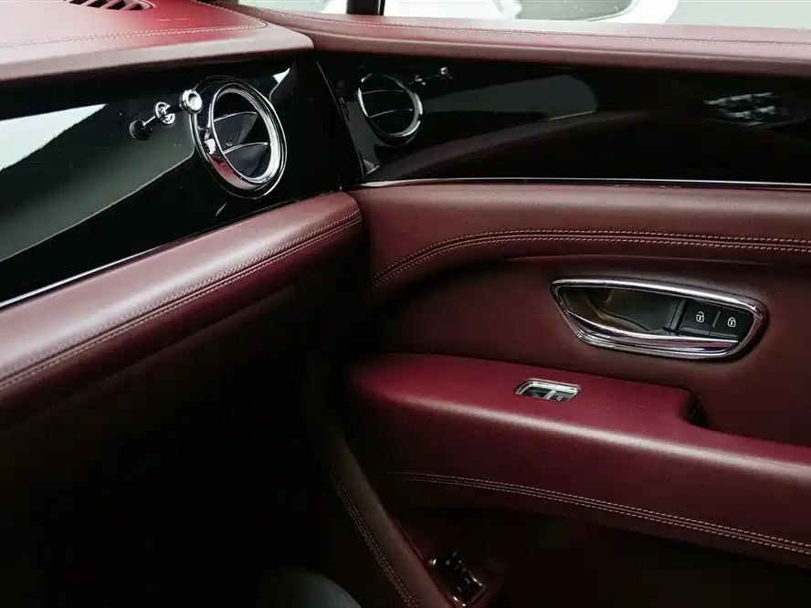Bentley Bentayga 2021 4.0T V8 фото 22