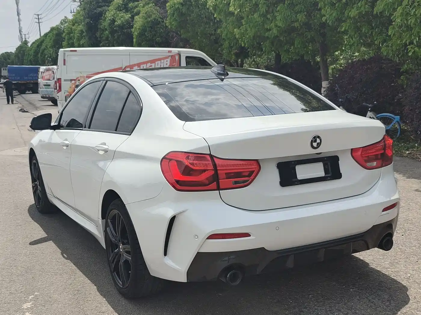 BMW 1 Series 2022 125i M Sport Shadow Edition фото 8