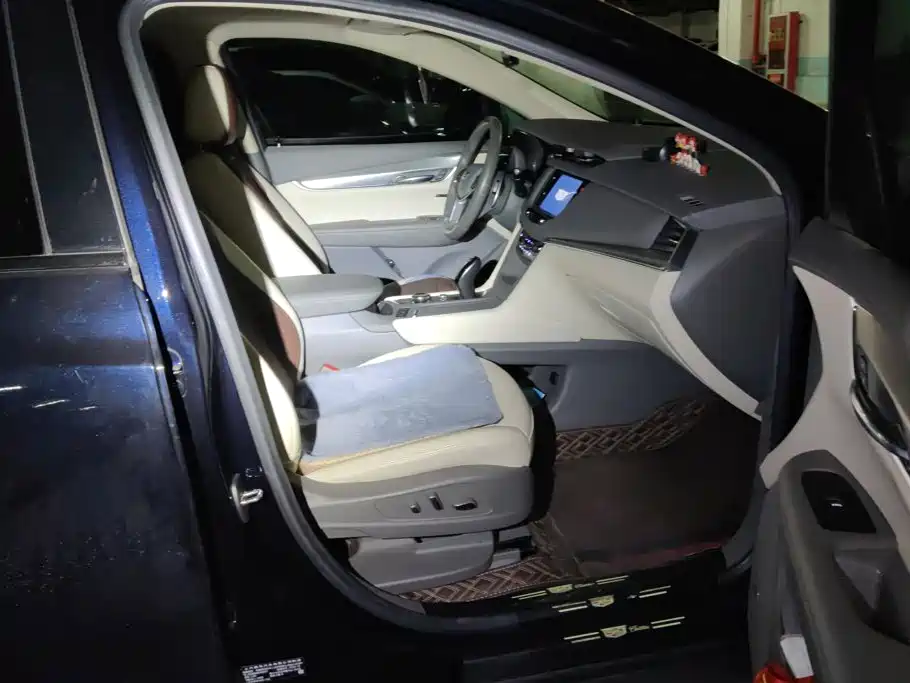 Cadillac XT5 2024 2022 2.0T AWD Luxury (Hummingbird Edition)