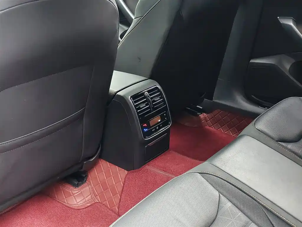 Volkswagen FAW-Volkswagen CC 2023 380TSI Eye-catching Edition фото 9