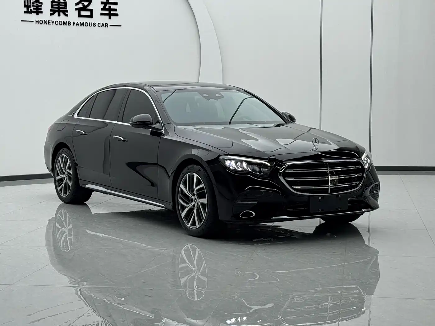 Mercedes-Benz E-Class 2024 E 300 L Fashion фото 3