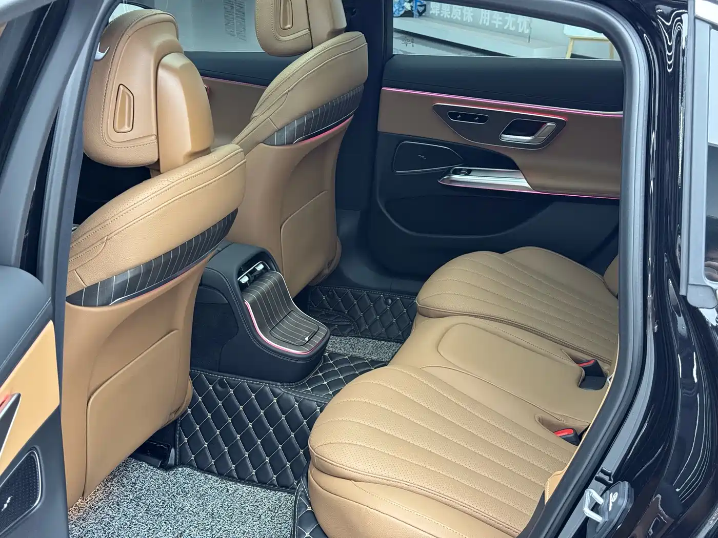 Mercedes-Benz E-Class 2024 E 300 L Fashion фото 14