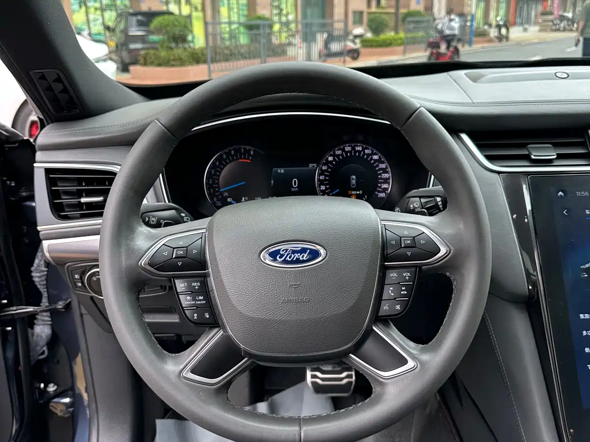 Фото 24 - Ford Taurus
