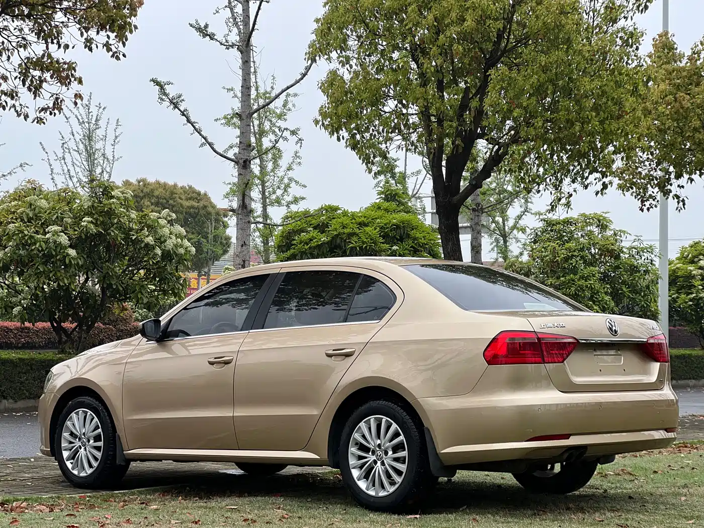 Volkswagen Lavida 2013 Model 1.4TSI DSG Luxury фото 9