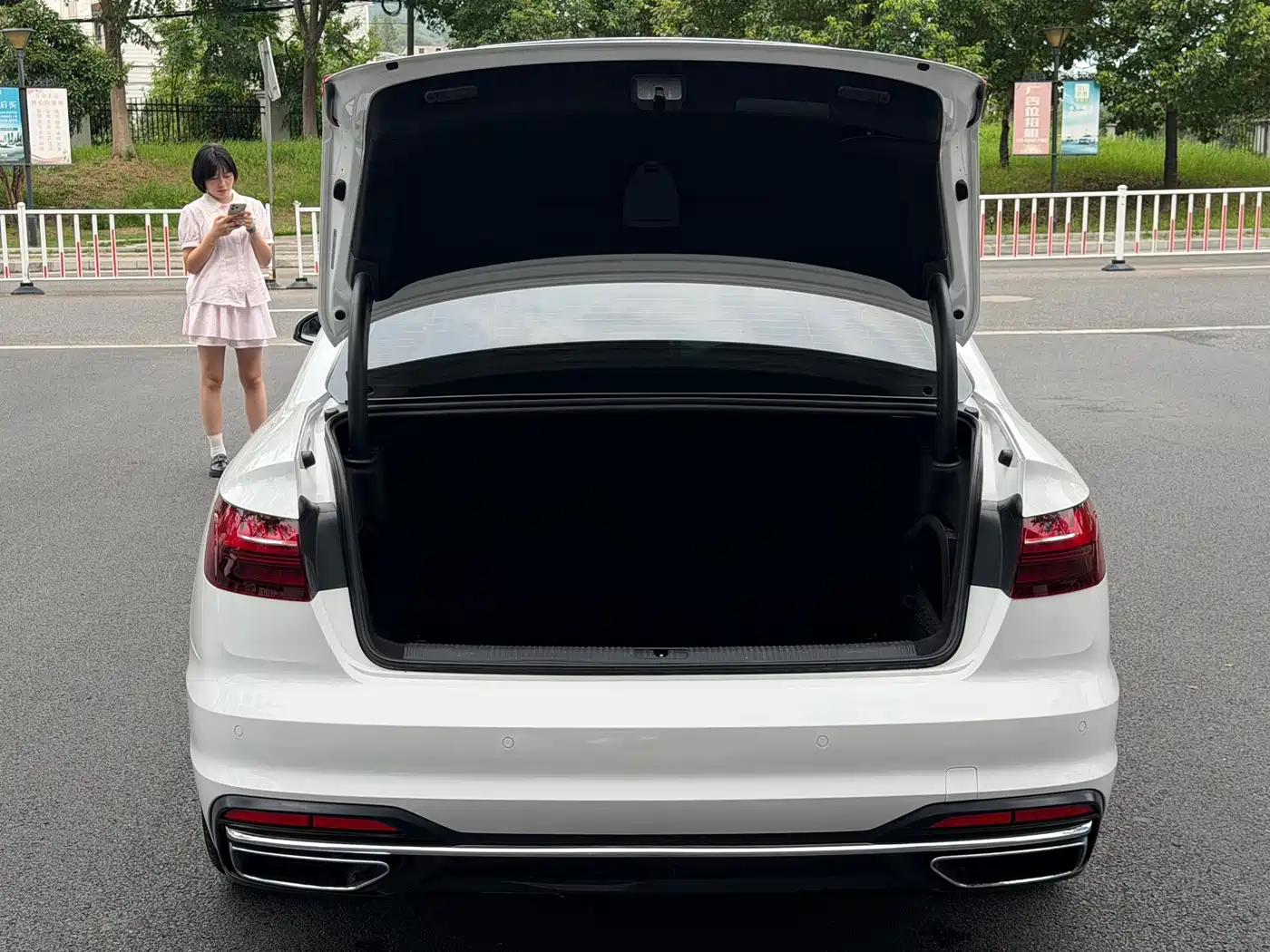 Photo 14 - Audi A4L